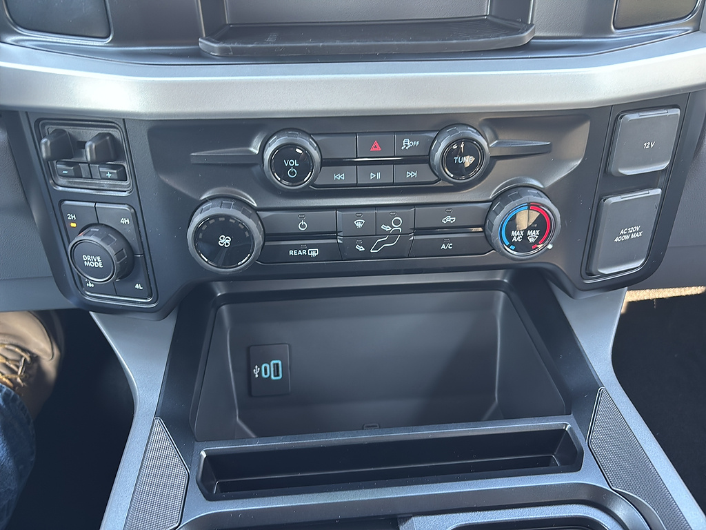 2027 Ford Super Duty F-350 SRW photo 23 of 26