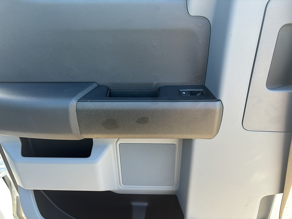 2027 Ford Super Duty F-350 SRW photo 16 of 26