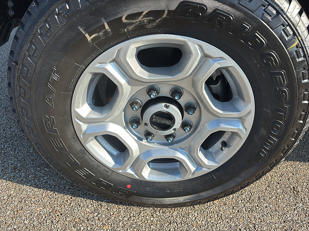 2027 Ford Super Duty F-350 SRW photo 9 of 26
