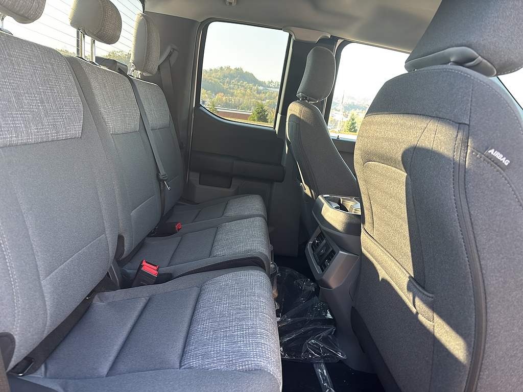 2027 Ford Super Duty F-350 SRW photo 18 of 26