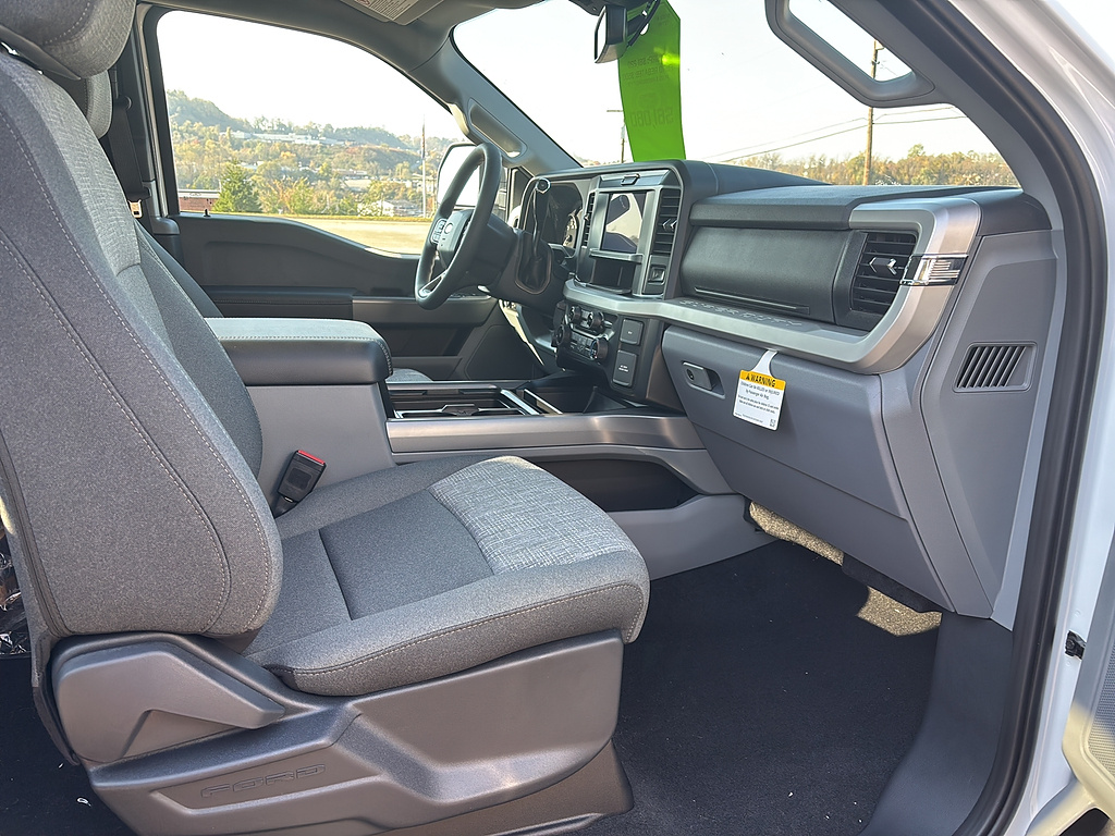 2027 Ford Super Duty F-350 SRW photo 19 of 26