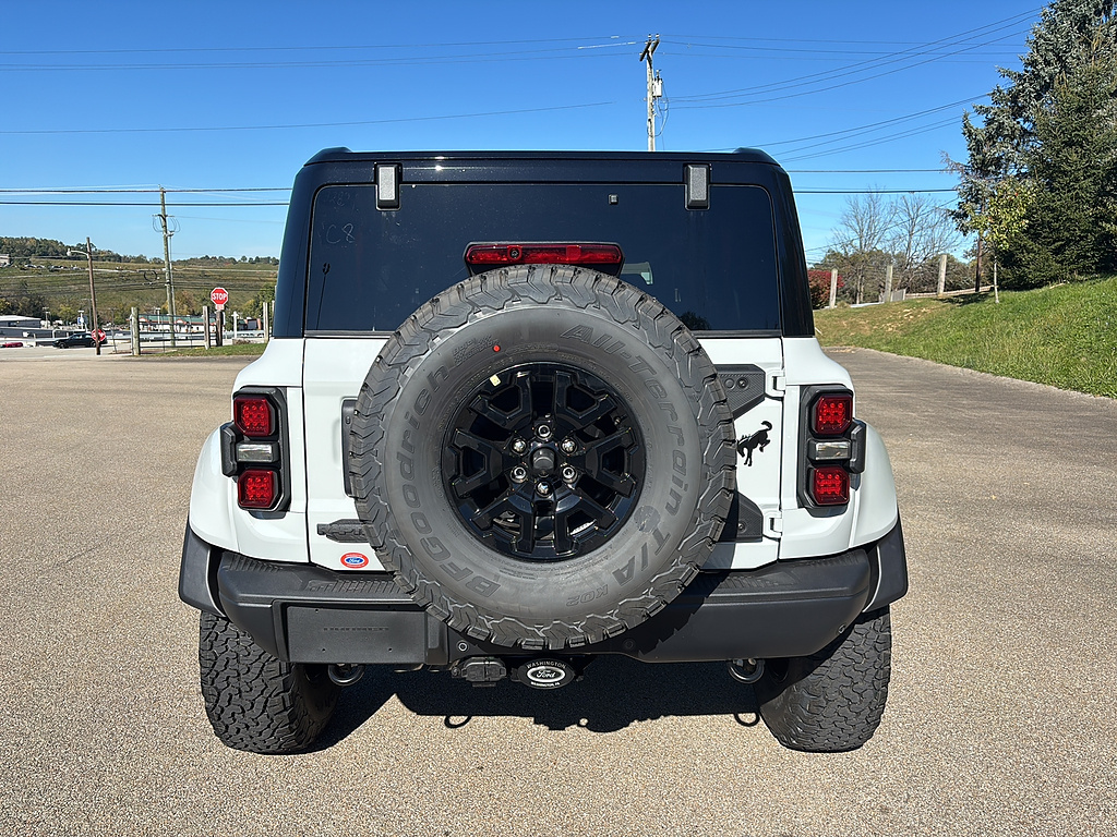 2026 Ford Bronco photo 3 of 26