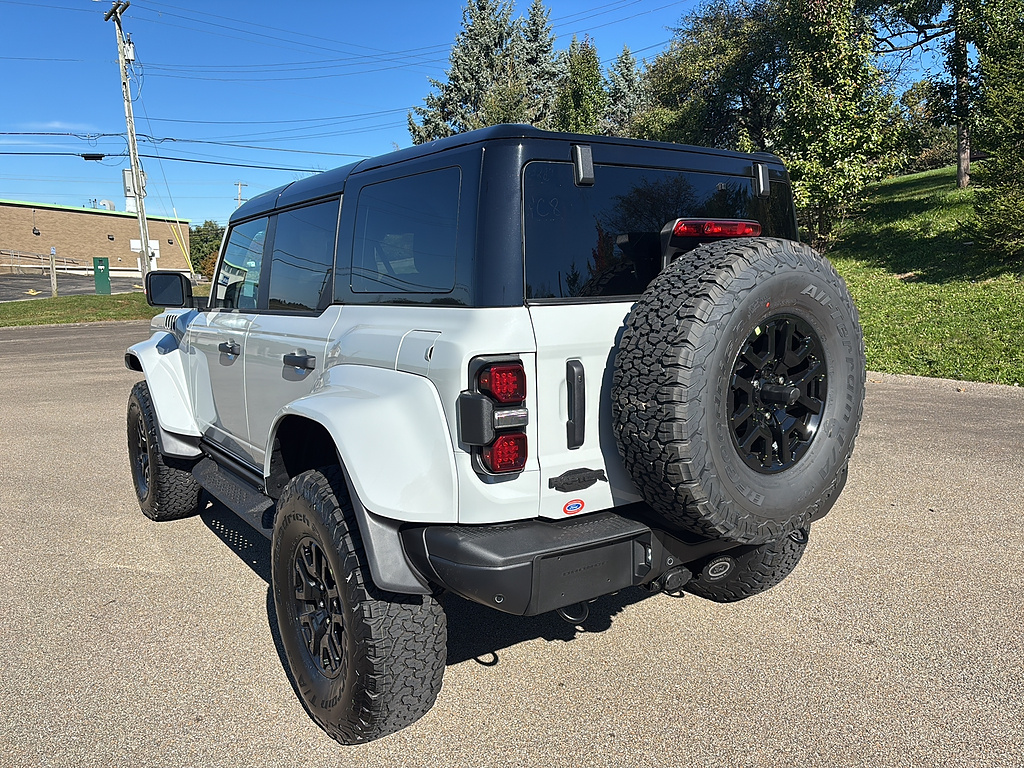 2026 Ford Bronco photo 2 of 26