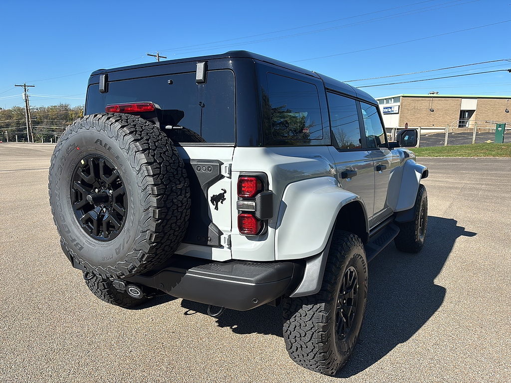 2026 Ford Bronco photo 4 of 26