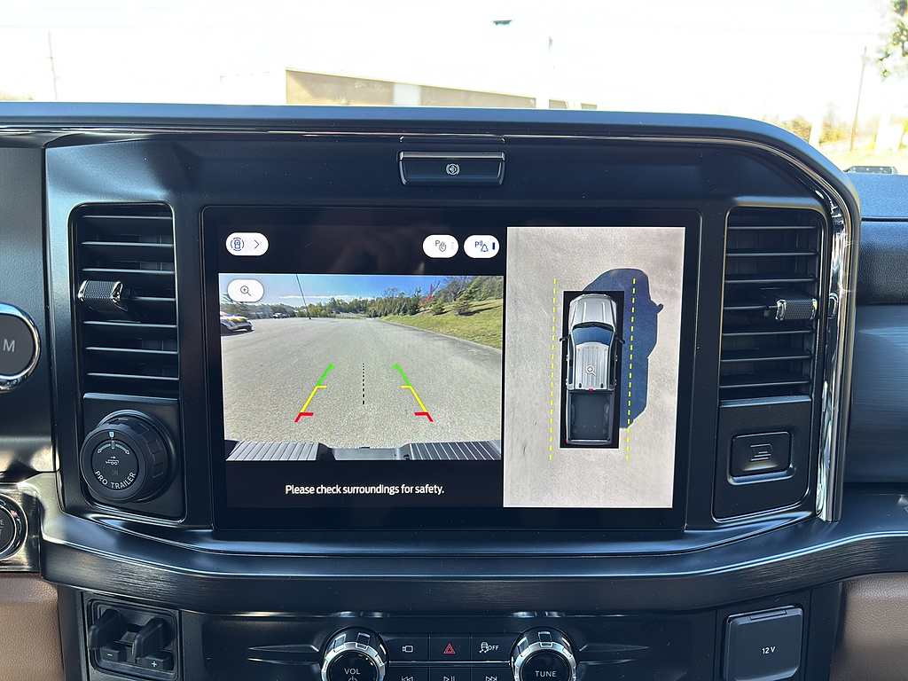 2027 Ford Super Duty F-250 SRW photo 19 of 23