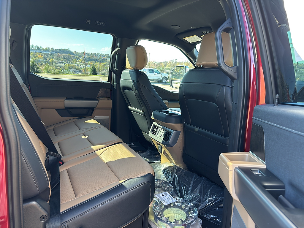2027 Ford Super Duty F-250 SRW photo 15 of 23