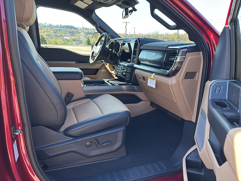 2027 Ford Super Duty F-250 SRW photo 16 of 23