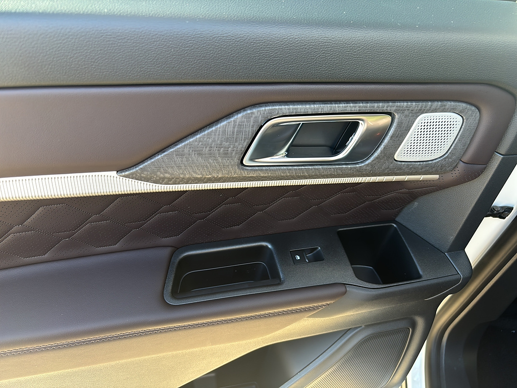 2027 Ford Explorer photo 16 of 26