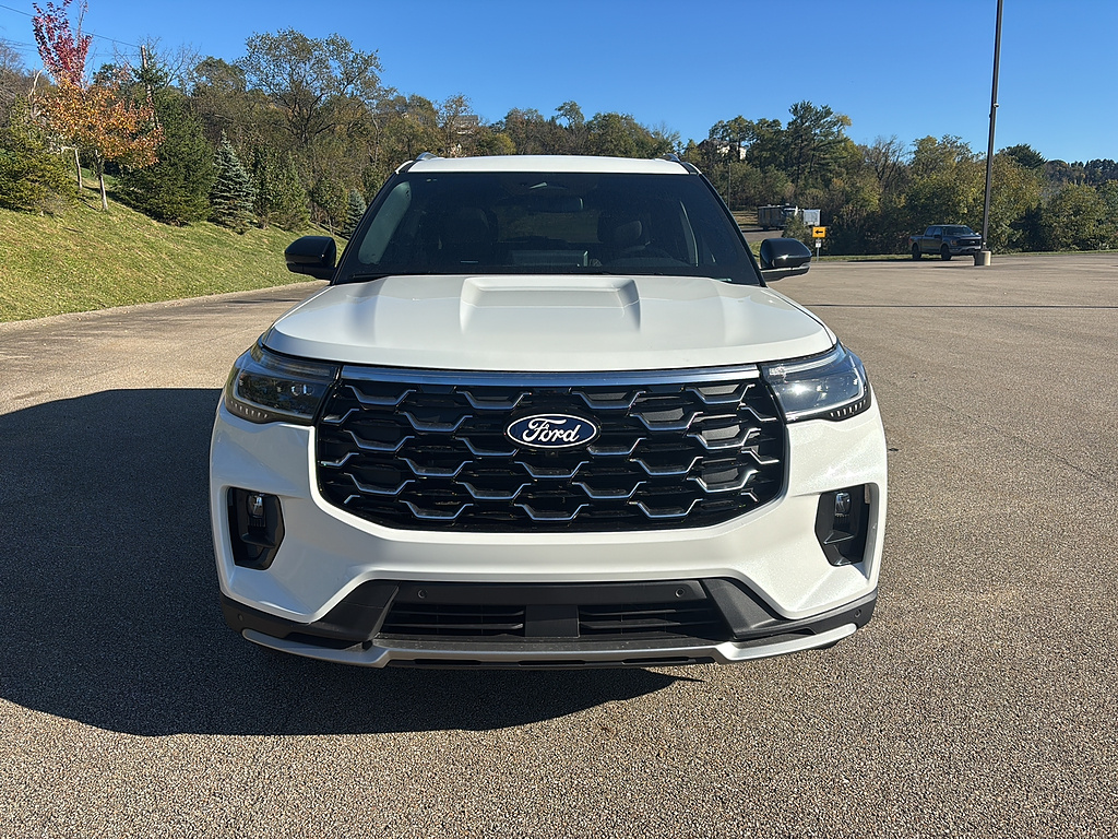 2027 Ford Explorer photo 7 of 26