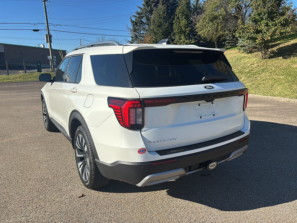 2027 Ford Explorer photo 2 of 26