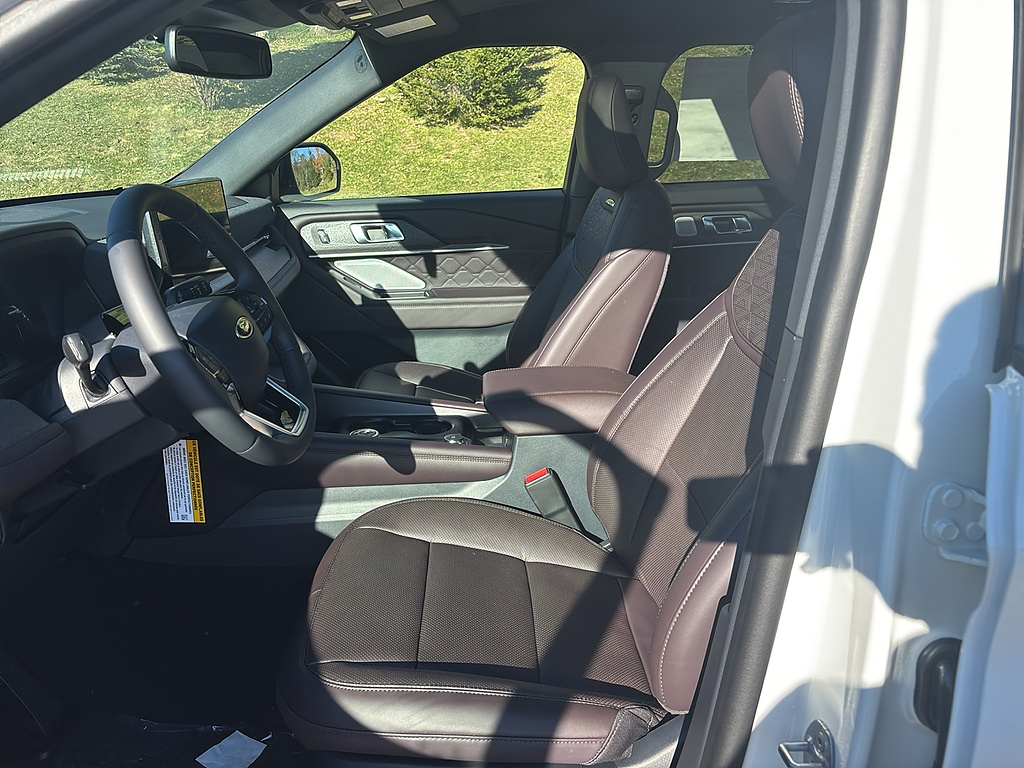 2027 Ford Explorer photo 10 of 26