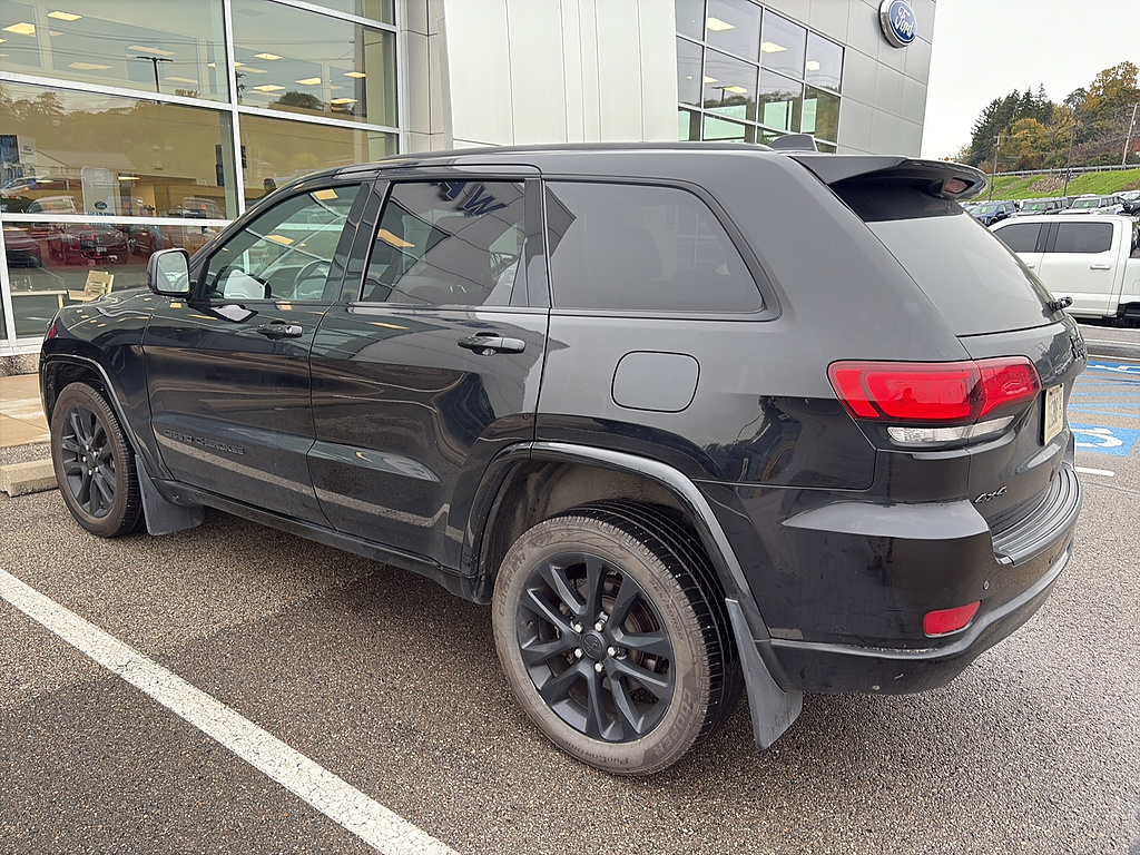 2021 Jeep Grand Cherokee photo 3 of 4