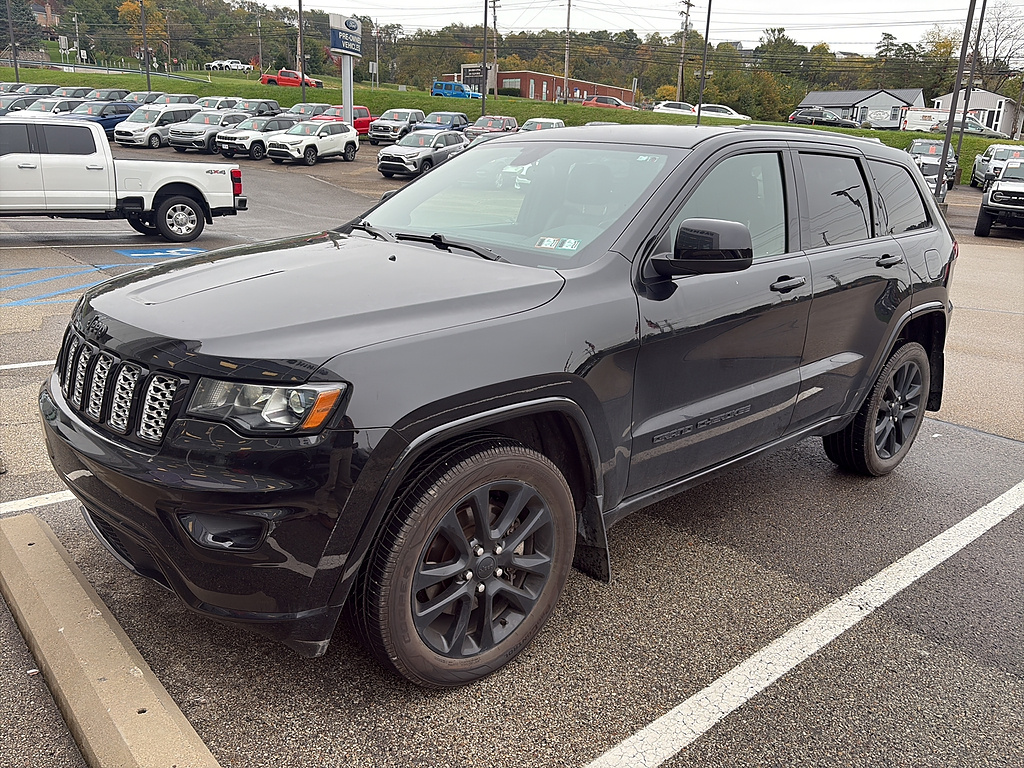 2021 Jeep Grand Cherokee photo 2 of 4