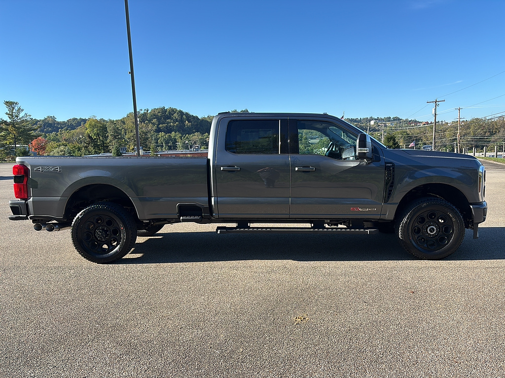 2027 Ford Super Duty F-250 SRW photo 5 of 26