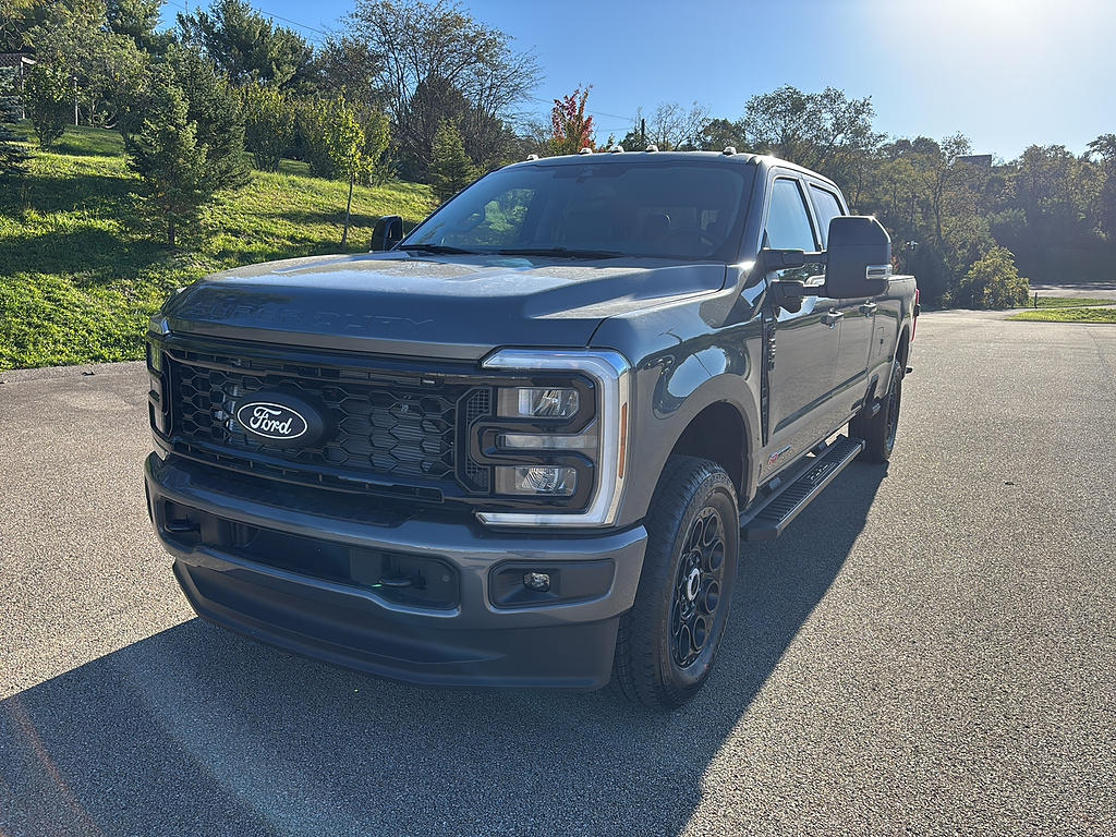 2027 Ford Super Duty F-250 SRW photo 8 of 26