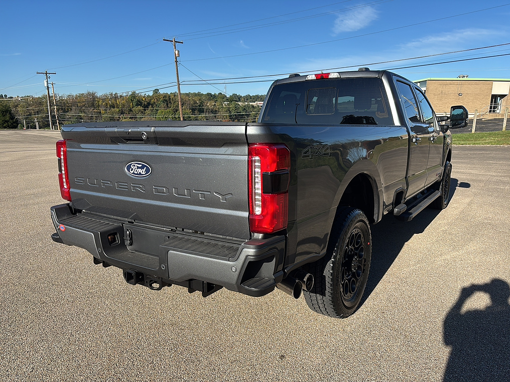 2027 Ford Super Duty F-250 SRW photo 4 of 26