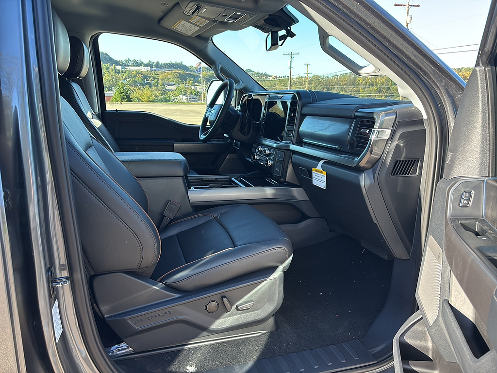 2027 Ford Super Duty F-250 SRW photo 19 of 26