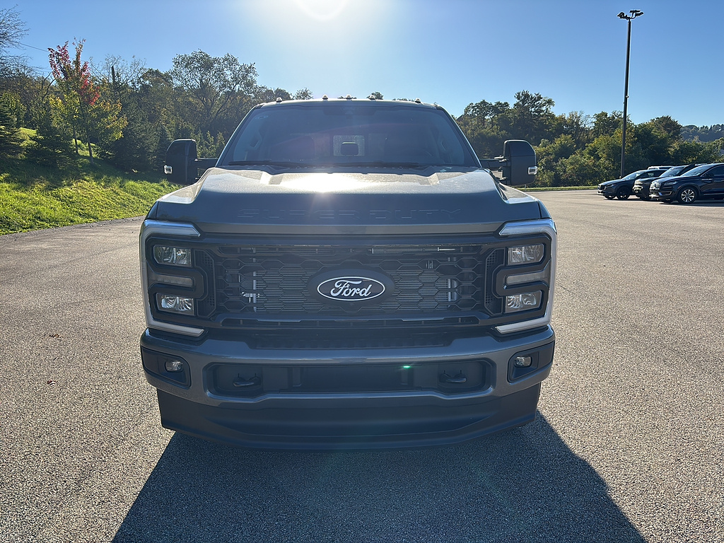 2027 Ford Super Duty F-250 SRW photo 7 of 26