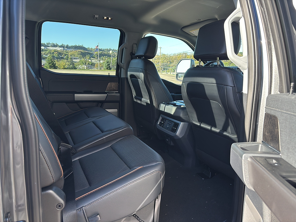 2027 Ford Super Duty F-250 SRW photo 18 of 26