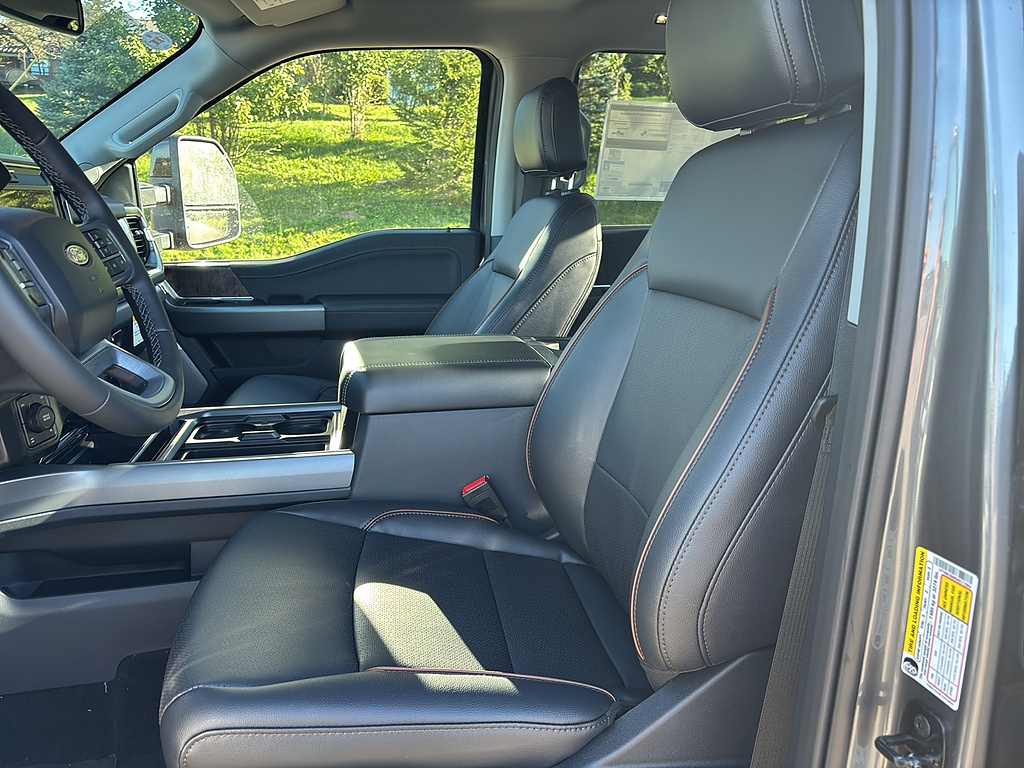 2027 Ford Super Duty F-250 SRW photo 10 of 26