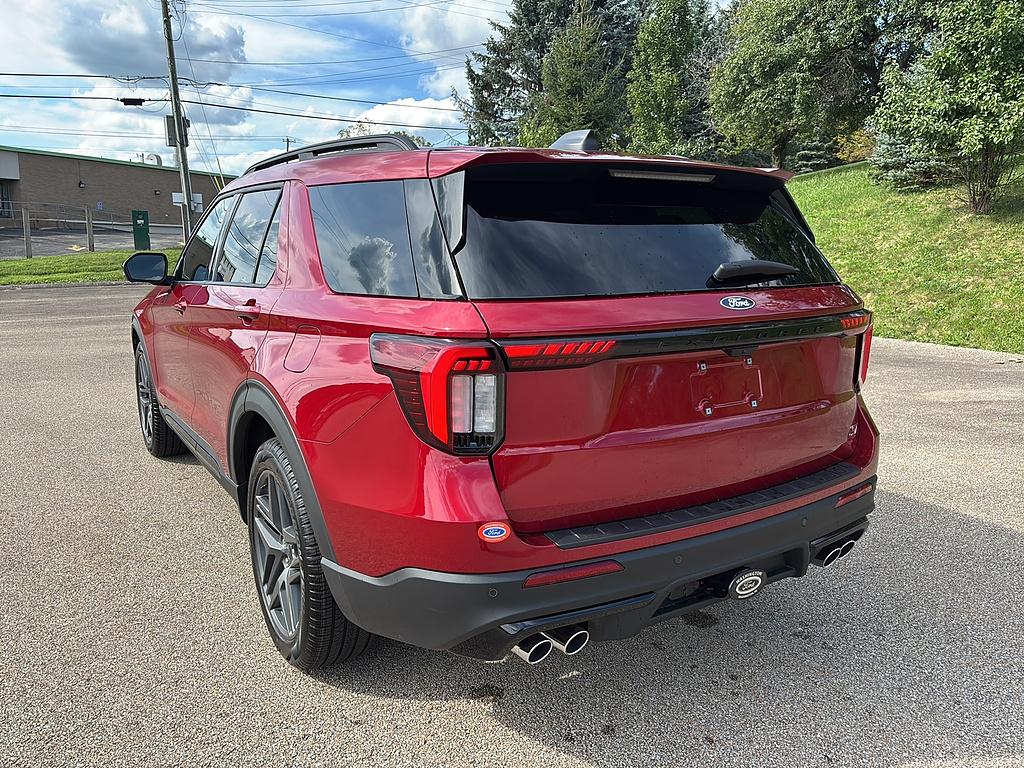 2027 Ford Explorer ST - 1