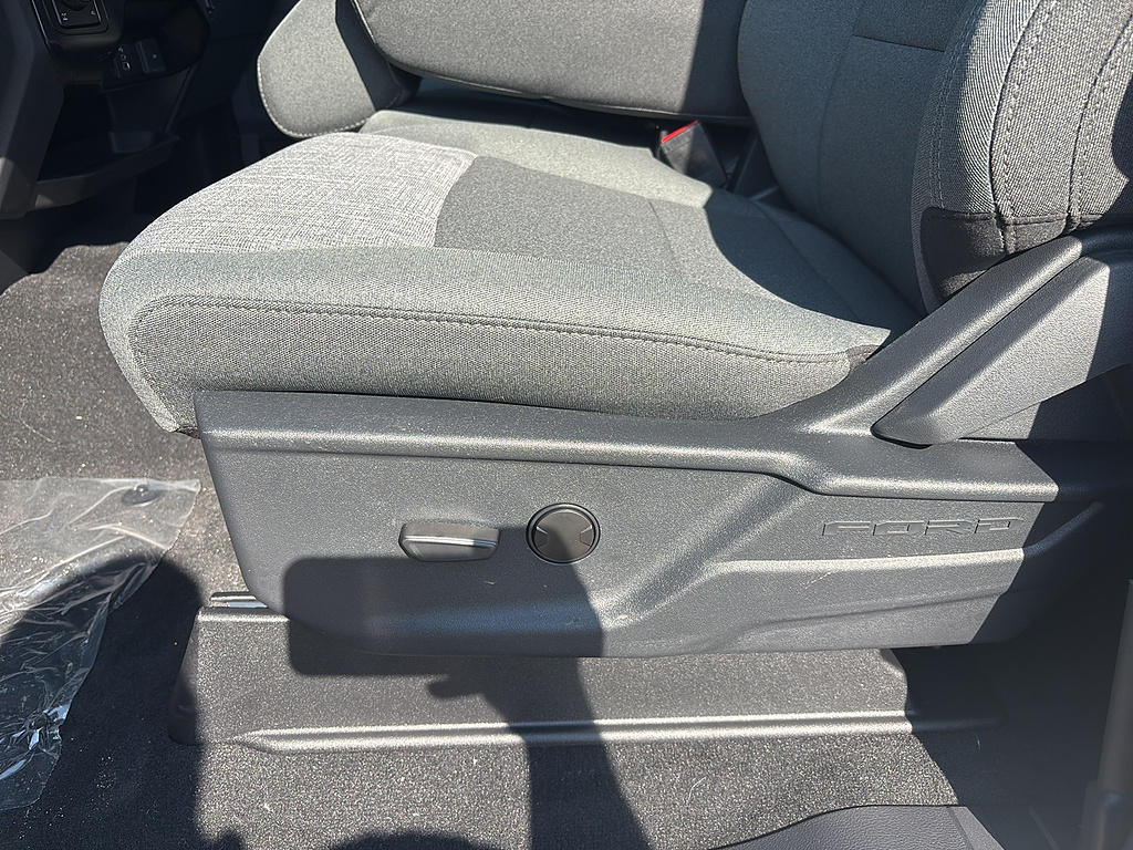 2027 Ford Super Duty F-250 SRW photo 11 of 26