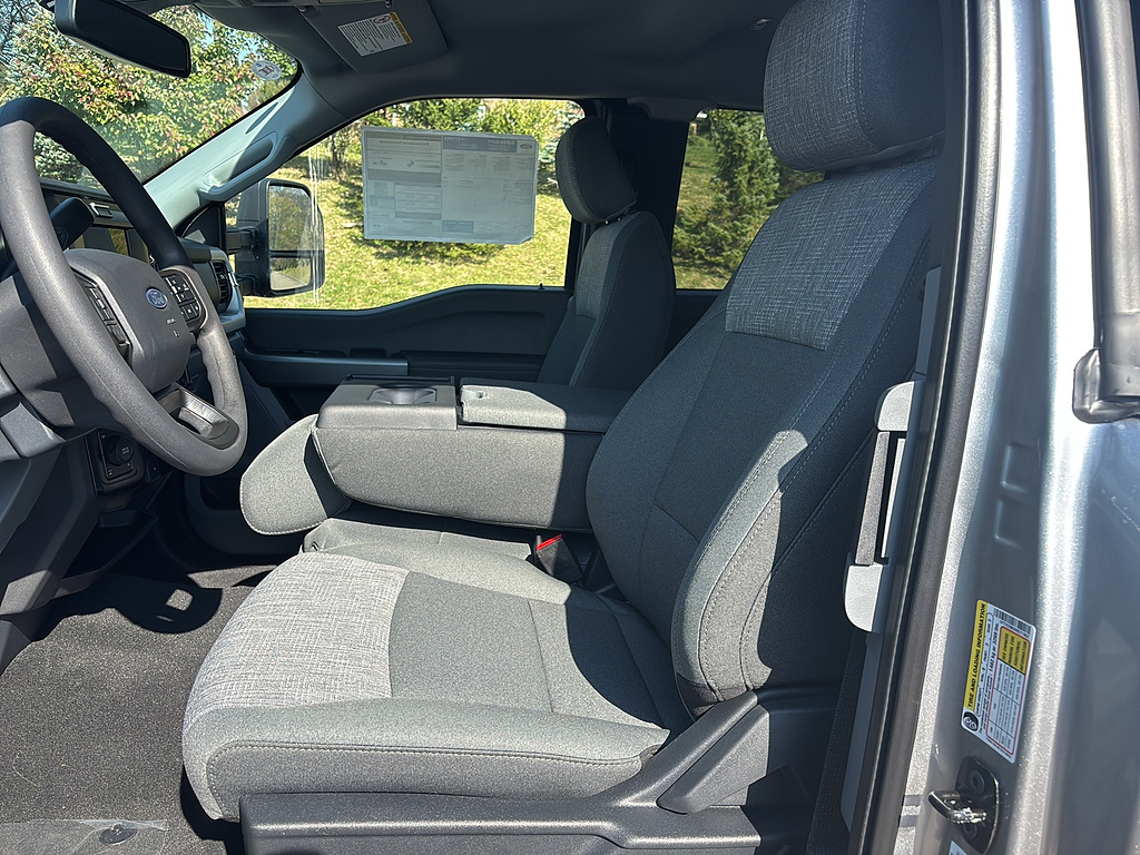 2027 Ford Super Duty F-250 SRW photo 10 of 26