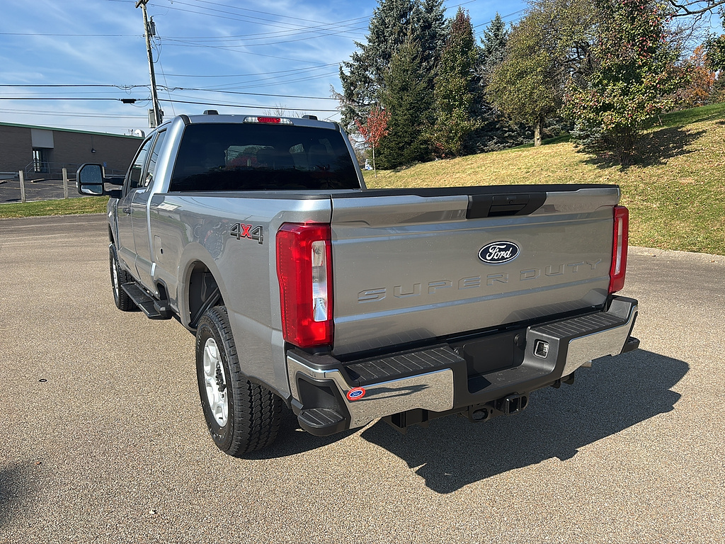 2027 Ford Super Duty F-250 SRW photo 2 of 26
