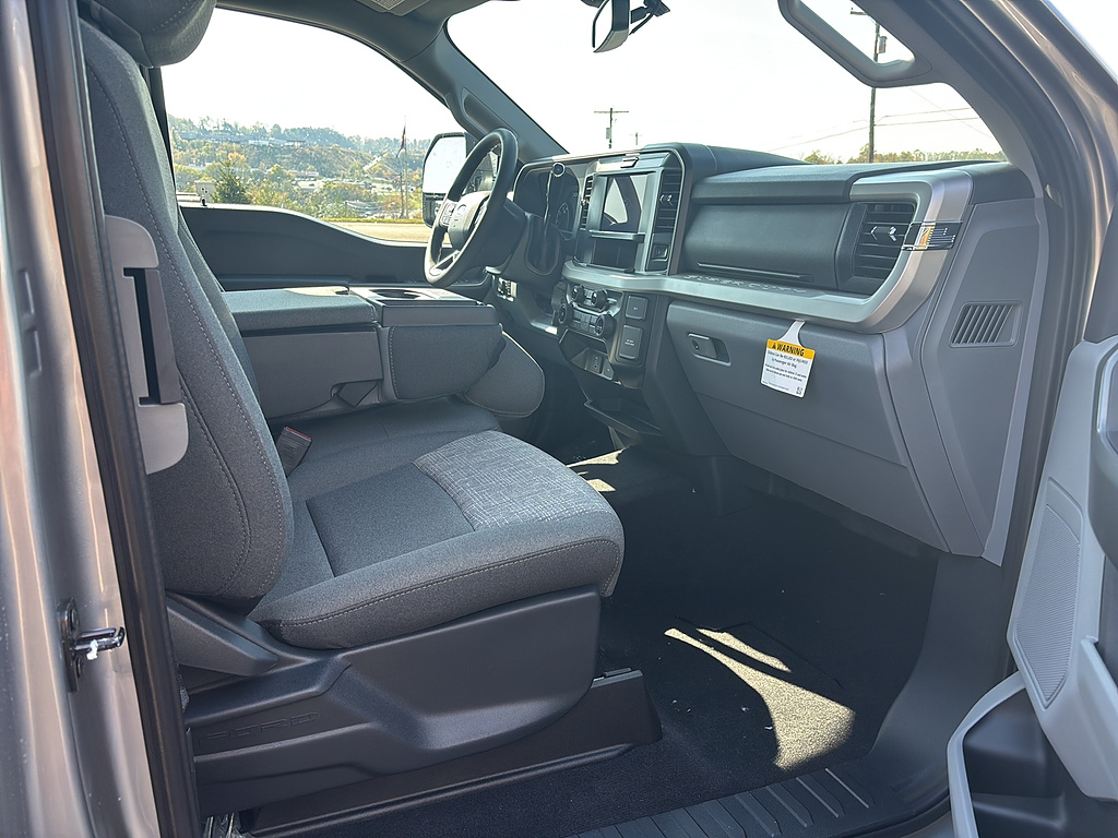 2027 Ford Super Duty F-250 SRW photo 19 of 26