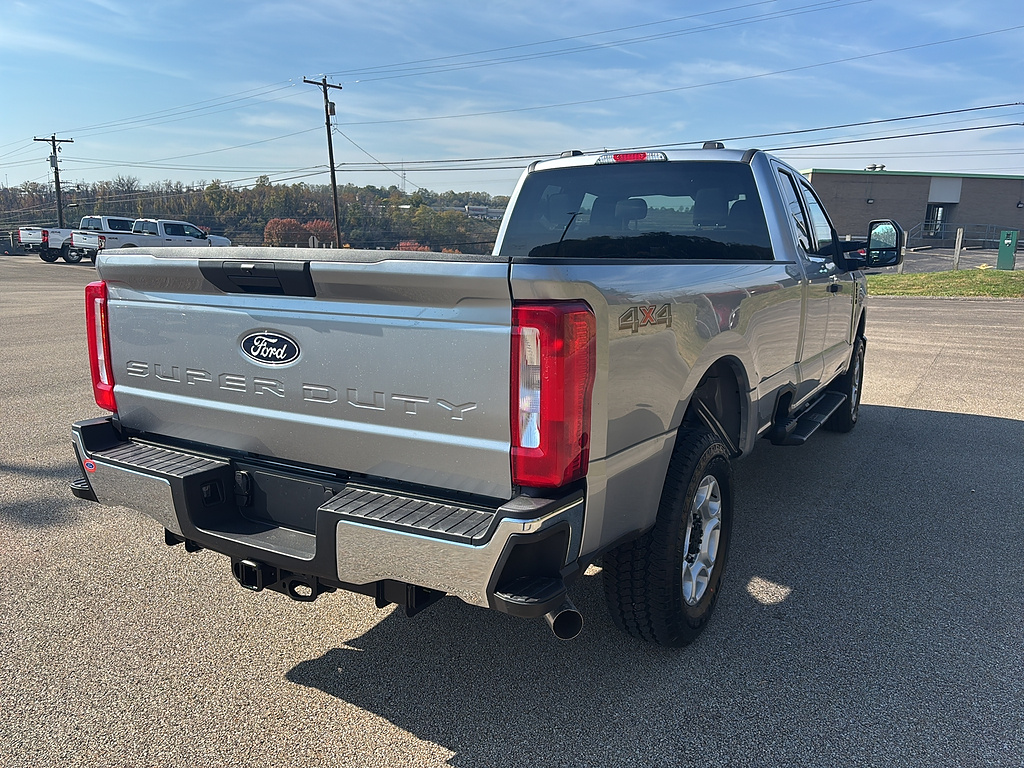 2027 Ford Super Duty F-250 SRW photo 4 of 26