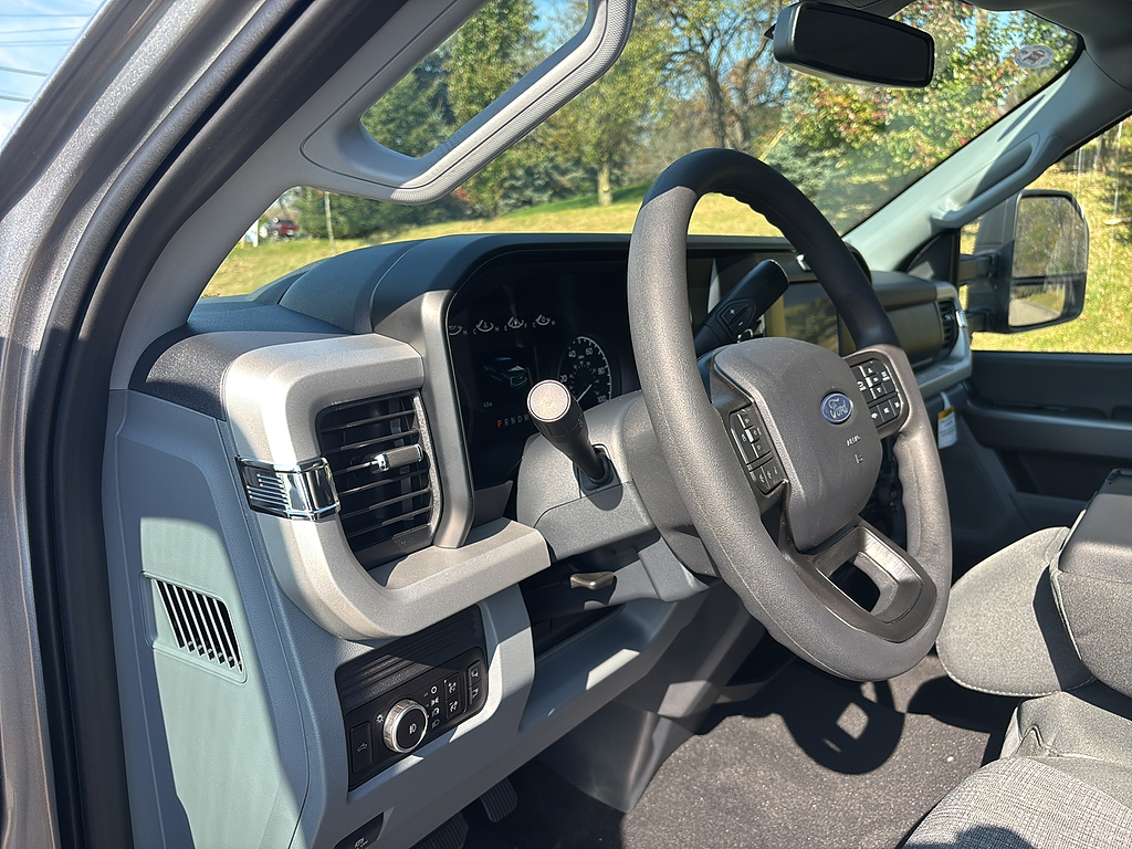 2027 Ford Super Duty F-250 SRW photo 12 of 26