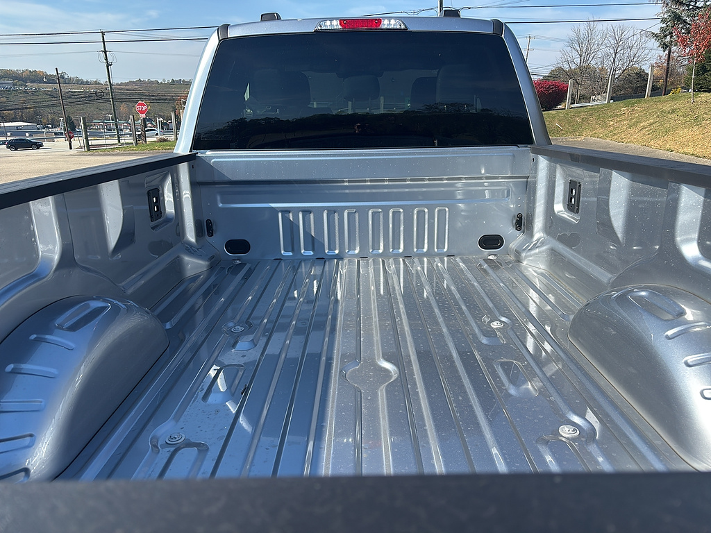 2027 Ford Super Duty F-250 SRW photo 17 of 26