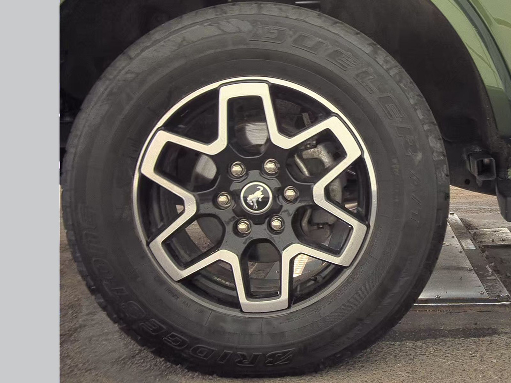 2024 Ford Bronco photo 7 of 15