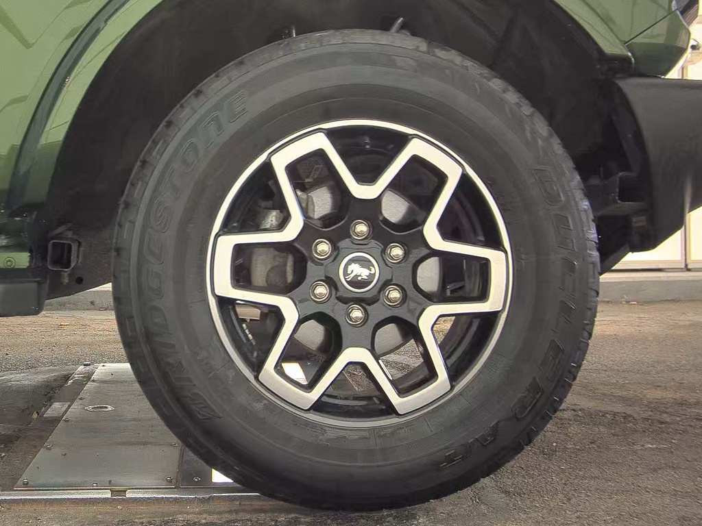 2024 Ford Bronco photo 8 of 15