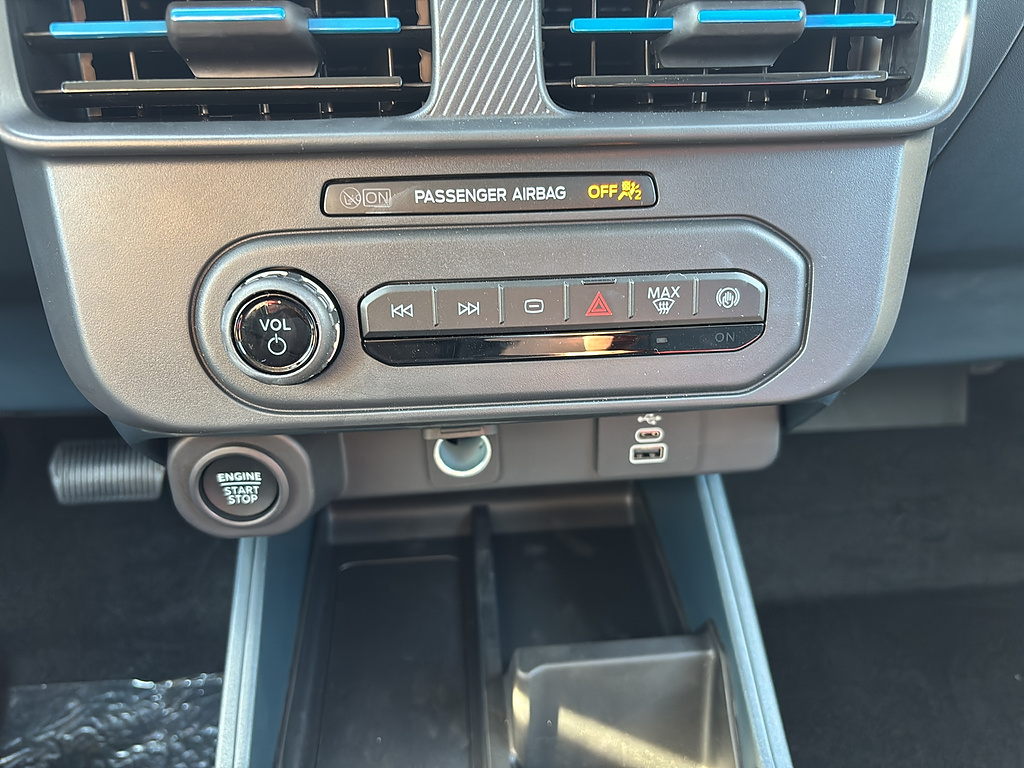 2026 Ford Maverick photo 23 of 26