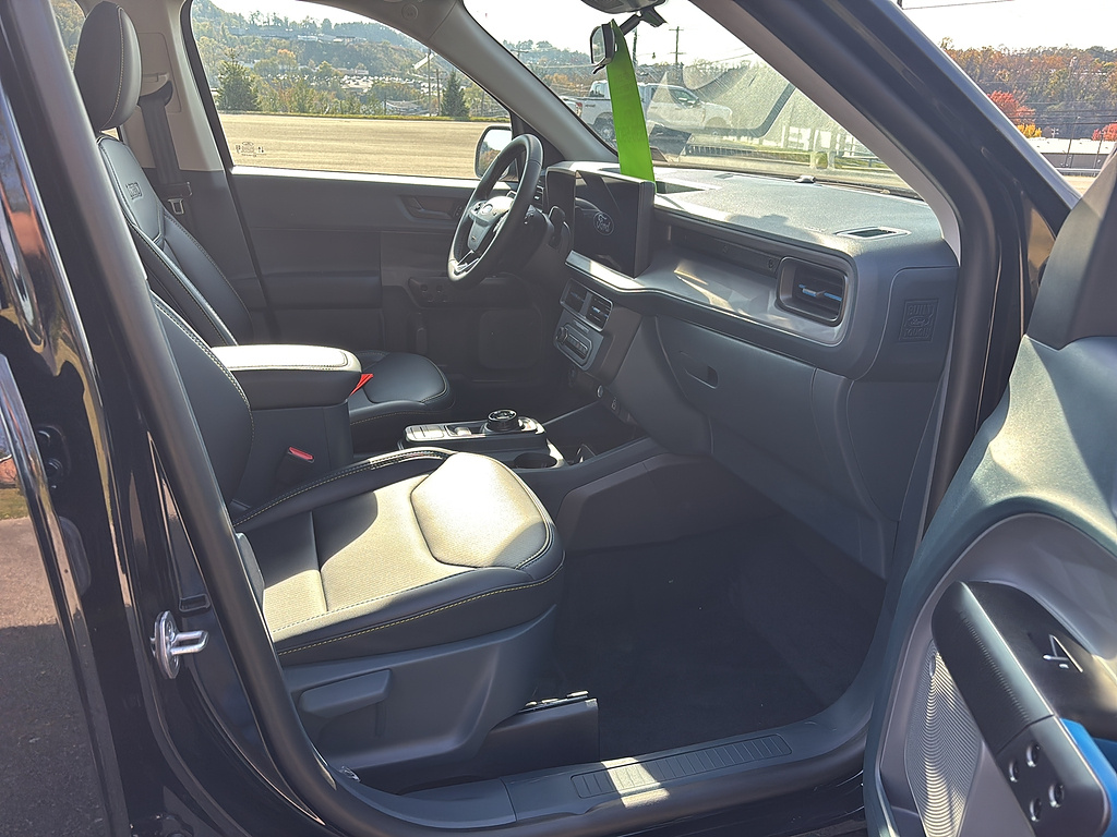 2026 Ford Maverick photo 19 of 26
