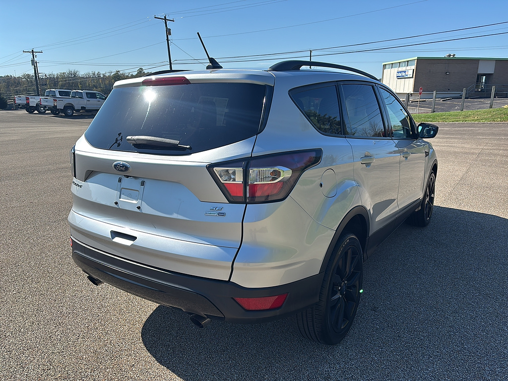 2018 Ford Escape photo 4 of 27