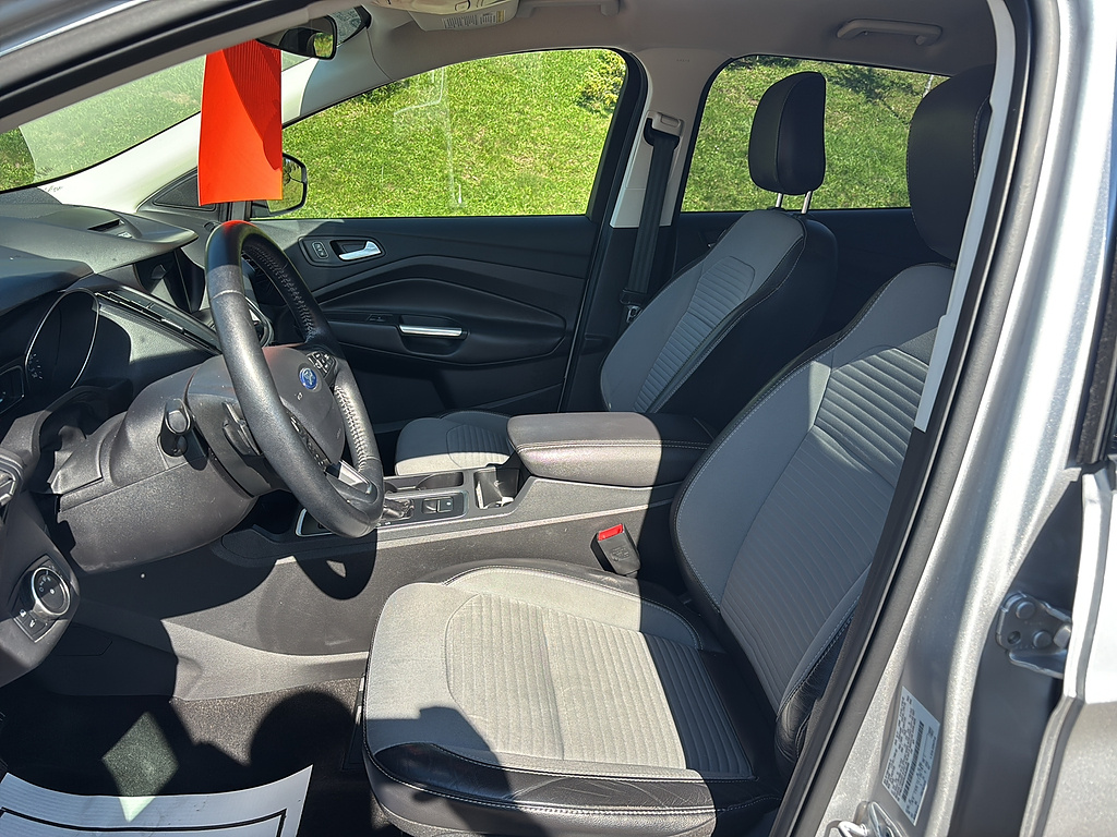 2018 Ford Escape photo 11 of 27