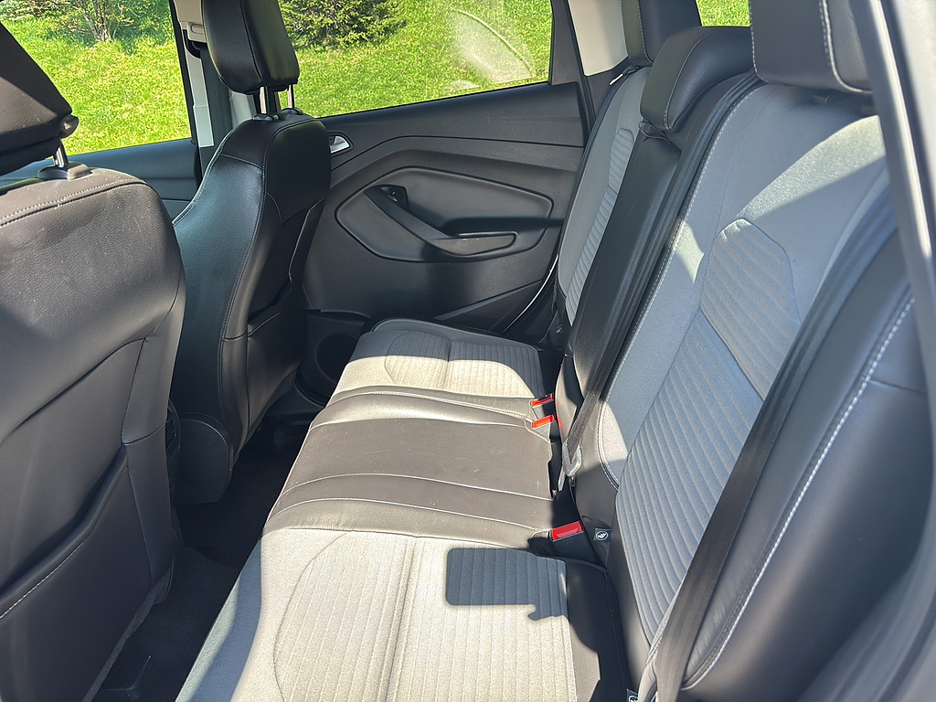 2018 Ford Escape photo 16 of 27