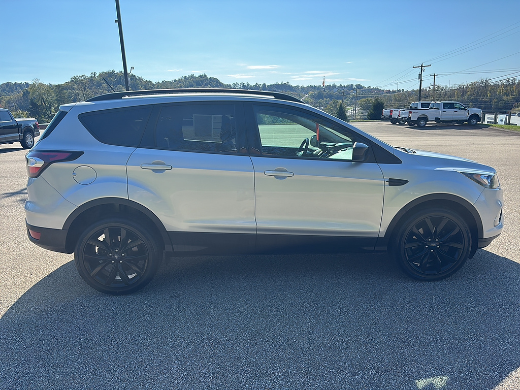 2018 Ford Escape photo 5 of 27