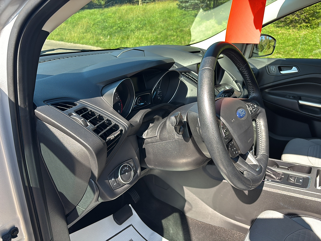 2018 Ford Escape photo 13 of 27
