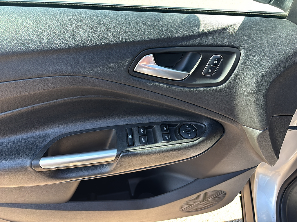 2018 Ford Escape photo 14 of 27