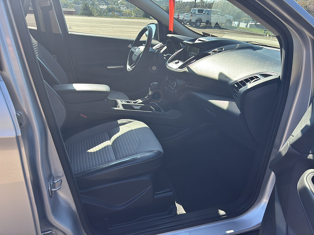 2018 Ford Escape photo 20 of 27