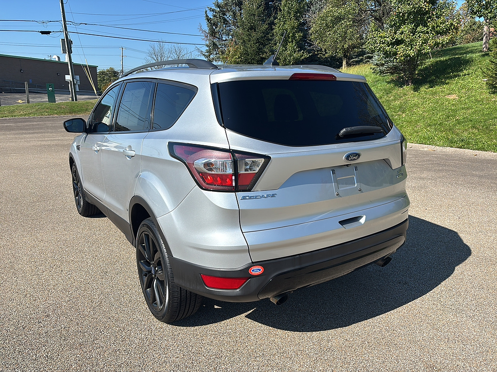2018 Ford Escape photo 2 of 27