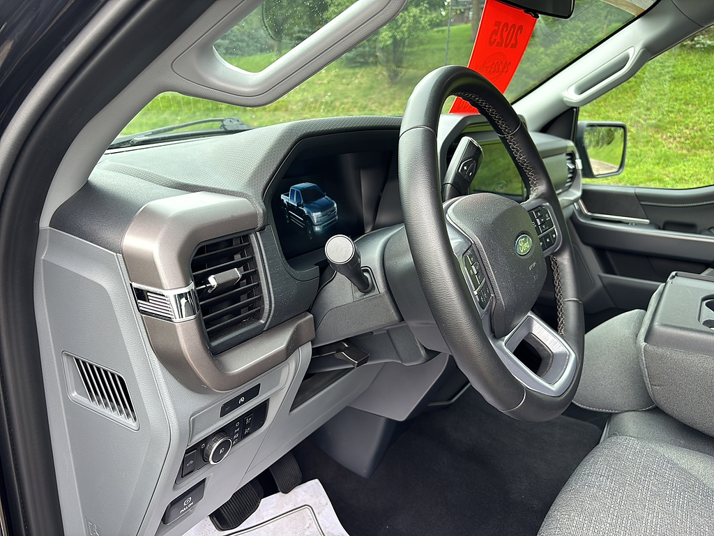 2025 Ford F-150 photo 13 of 27