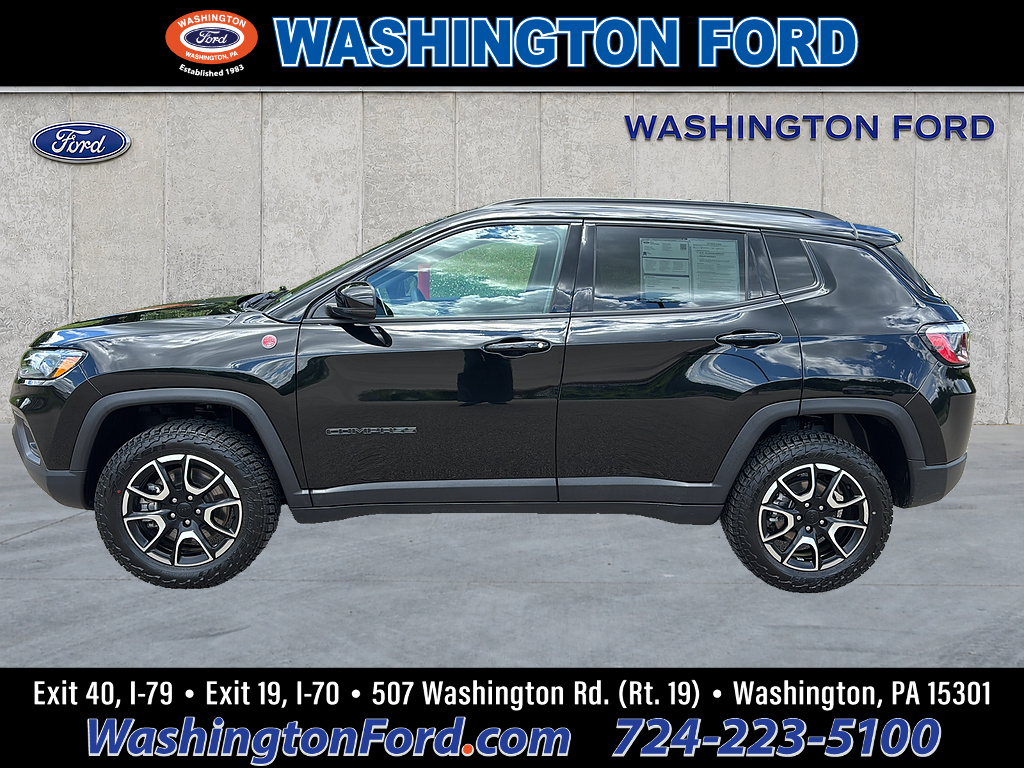 2024 Jeep Compass Trailhawk Diamond Black Crystal Pearl Coat at Three Rivers CJD