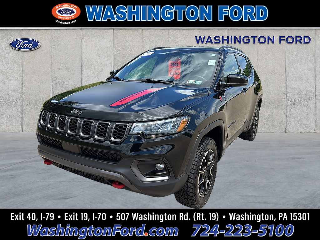 2024 Jeep Compass Trailhawk Diamond Black Crystal Pearl Coat at Three Rivers CJD