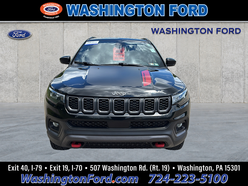 2024 Jeep Compass Trailhawk Diamond Black Crystal Pearl Coat at Three Rivers CJD
