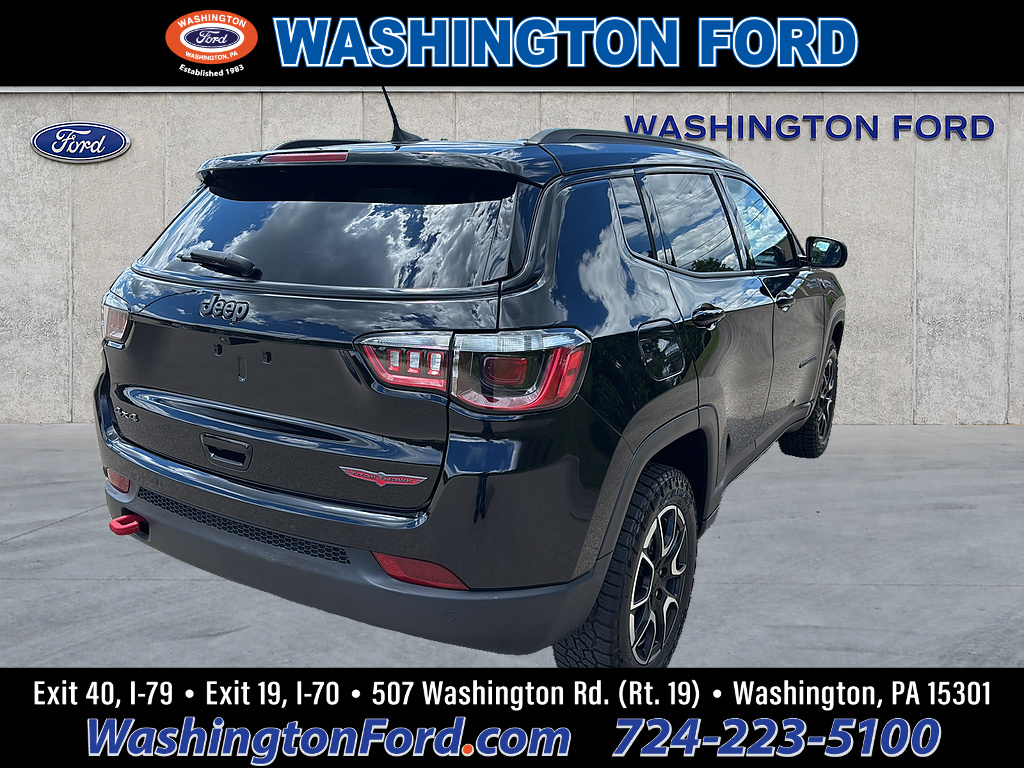 2024 Jeep Compass Trailhawk Diamond Black Crystal Pearl Coat at Three Rivers CJD