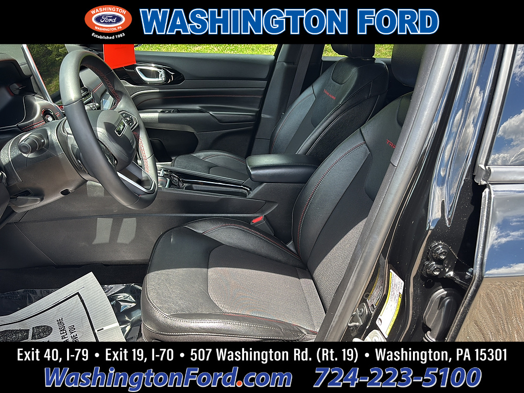 2024 Jeep Compass Trailhawk Diamond Black Crystal Pearl Coat at Three Rivers CJD